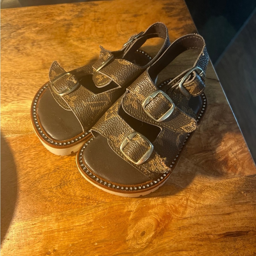 Little girls toddler 5 designer sandals shoes